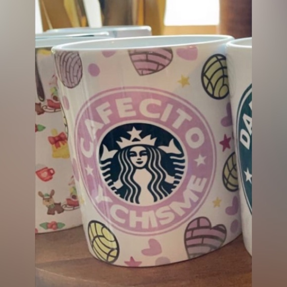Custom coffee mug, cafecito y chisme, NEW